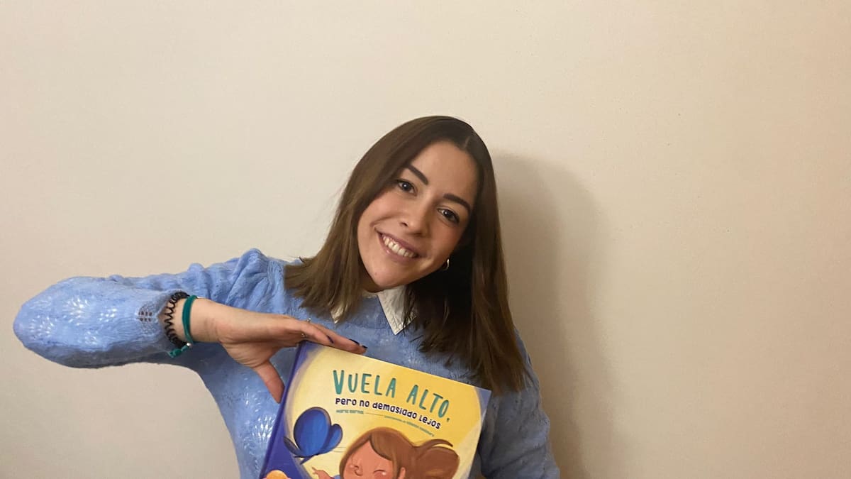 La eldense María Bernal presenta en Monóvar su libro infantil, “Vuela alto, pero no demasiado lejos”