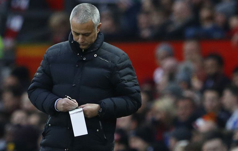 El técnico del Manchester United José Mourinho.