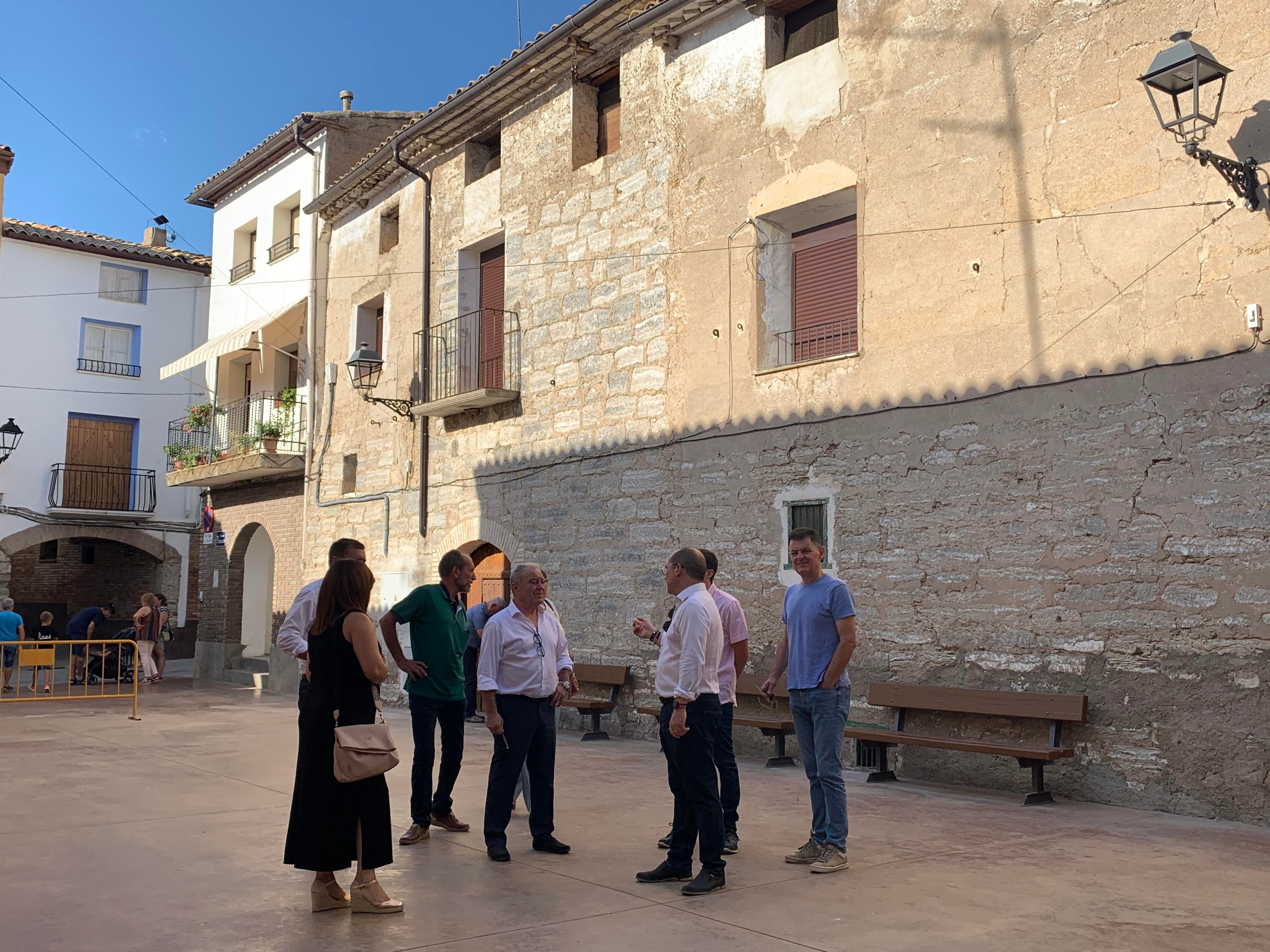 Miguel Gracia, presidente de la DPH, durante su visita a Azanuy