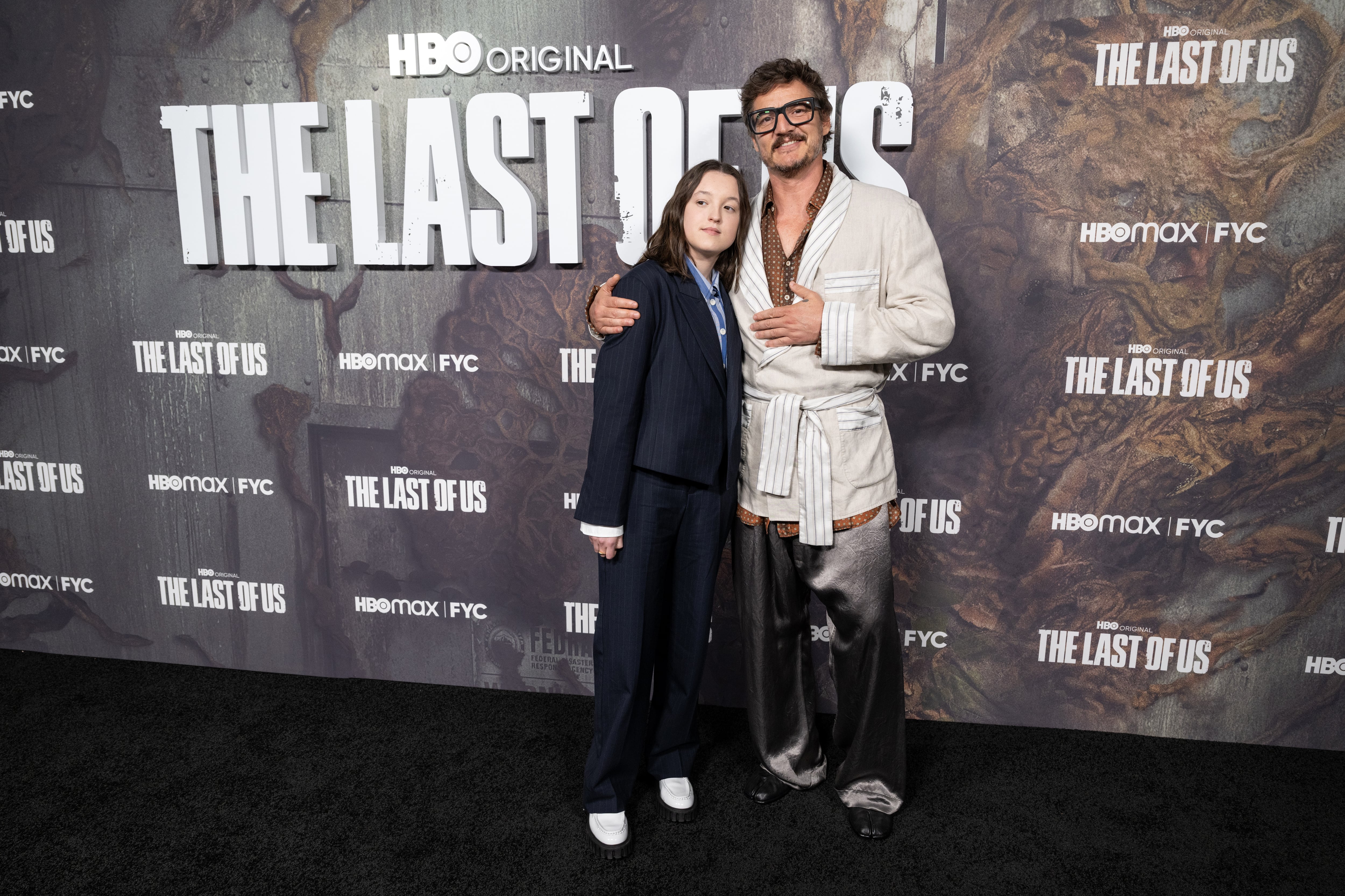 Pedro Pascal y Bella Ramsey promocionando The Last of Us.