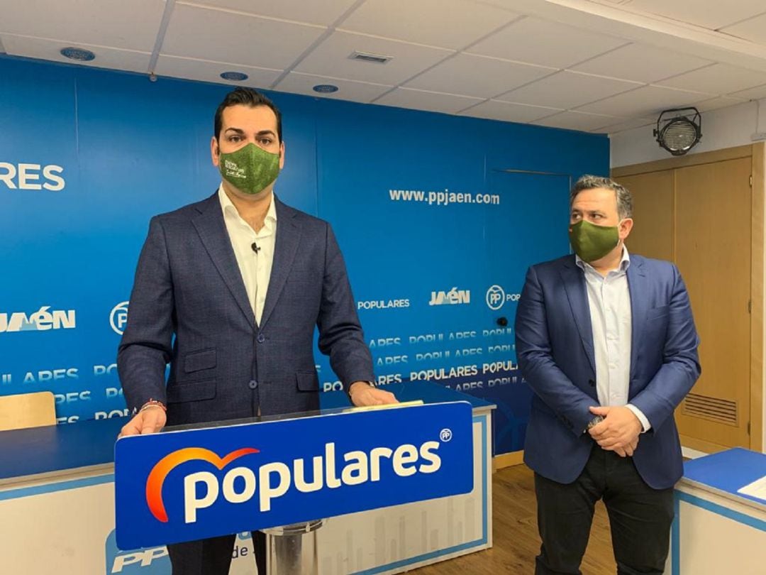 Los populares Juan Diego Requena y Francisco Palacios han valorado, respectivamente, los Presupuestos Generales del Estado y los dos años de gobierno en la Junta de Andalucía