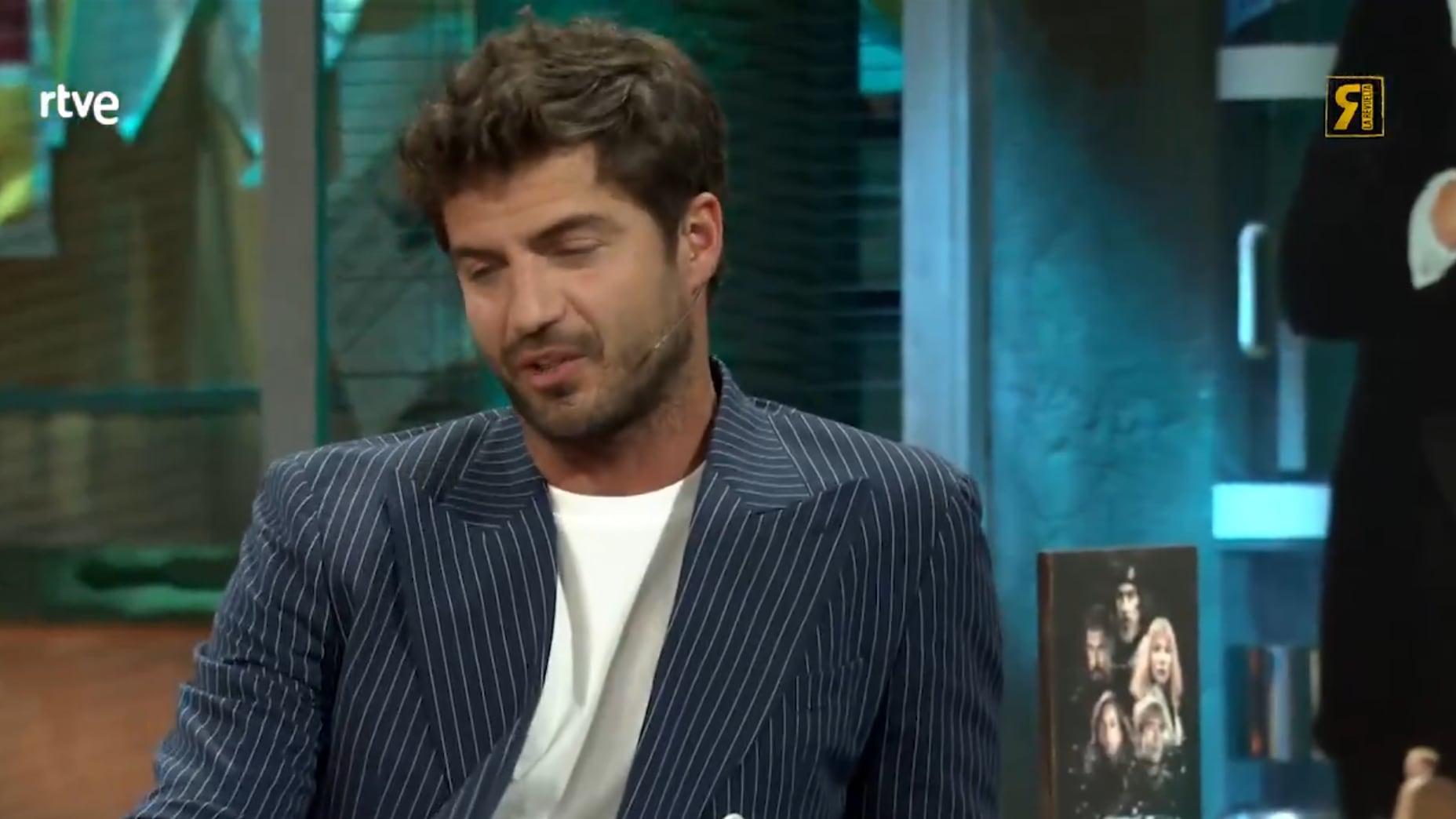 Maxi Iglesias acude a 'La Revuelta' para presentar su serie 'Punto Nemo'.