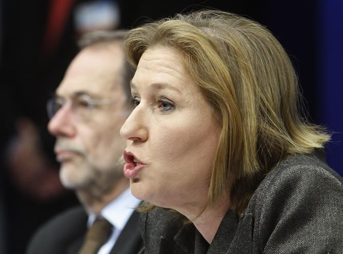 La ministra de exteriores israelí Tzipi Livni, junto al jefe de la diplomacia europea Javier Solana en la rueda de prensa posterior a la reunión que ha mantenido con los Veintisiete