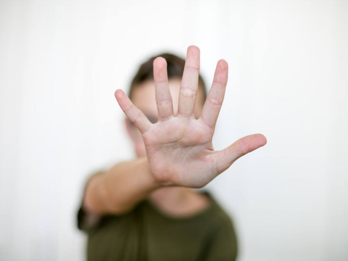 Detienen a un hombre tras grabar con su móvil por debajo de la falda a una mujer en un centro comercial de Ibiza