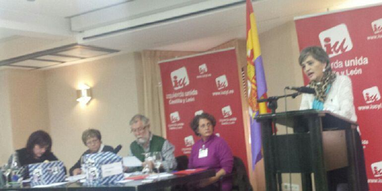 Montserrat Barcenilla interviene en la Asamblea celebrada este domingo