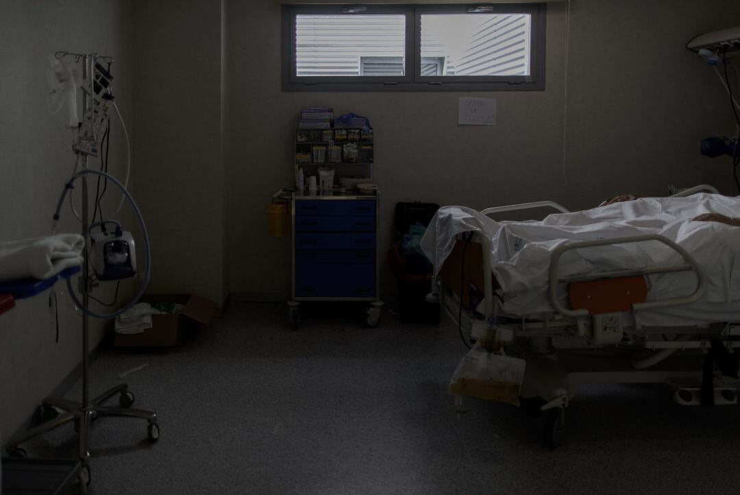 Situación de un paciente ingresado en la Unidad de Cuidados Intensivos del Hospital Infanta Sofía en San Sebastián de los Reyes (Madrid).
