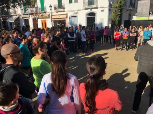 La carrera ha comenzado en el Paseo Vara de Rey para continuar hacia el puerto