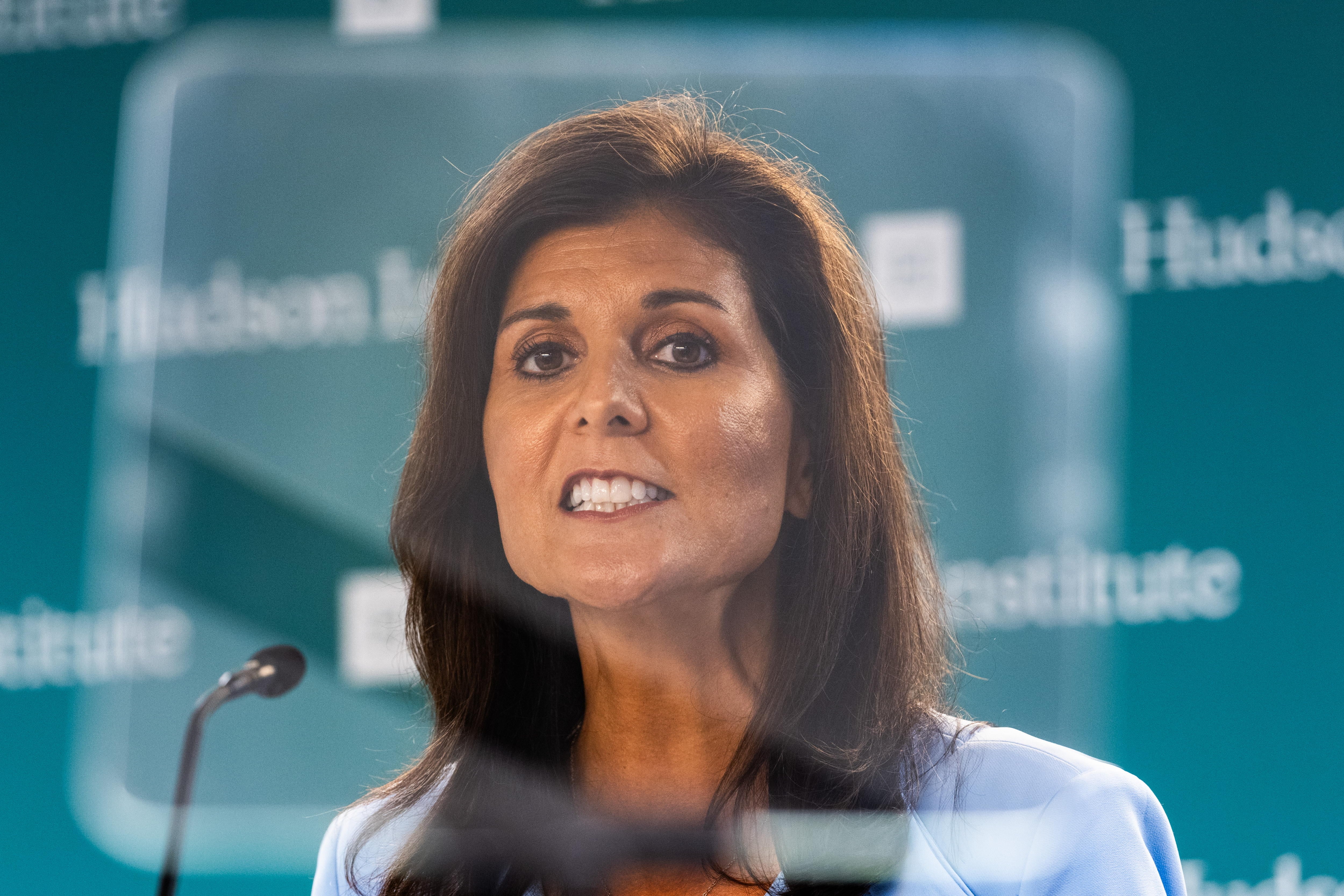 Nikki Haley, durante su anuncio de apoyo a Donald Trump. EFE/EPA/JIM LO SCALZO