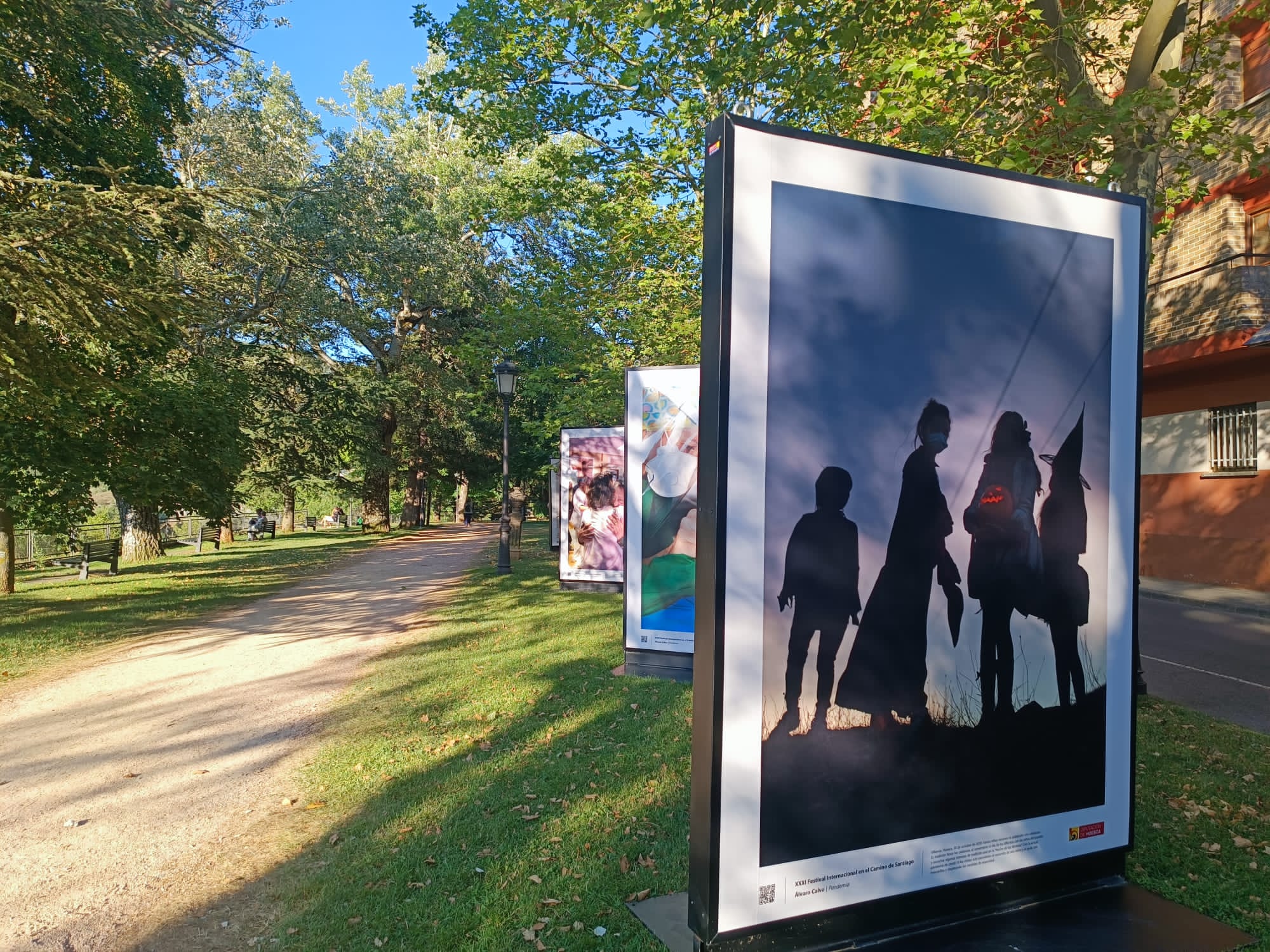 Exposición Pandemia en el Paseo de la Cantera de Jaca