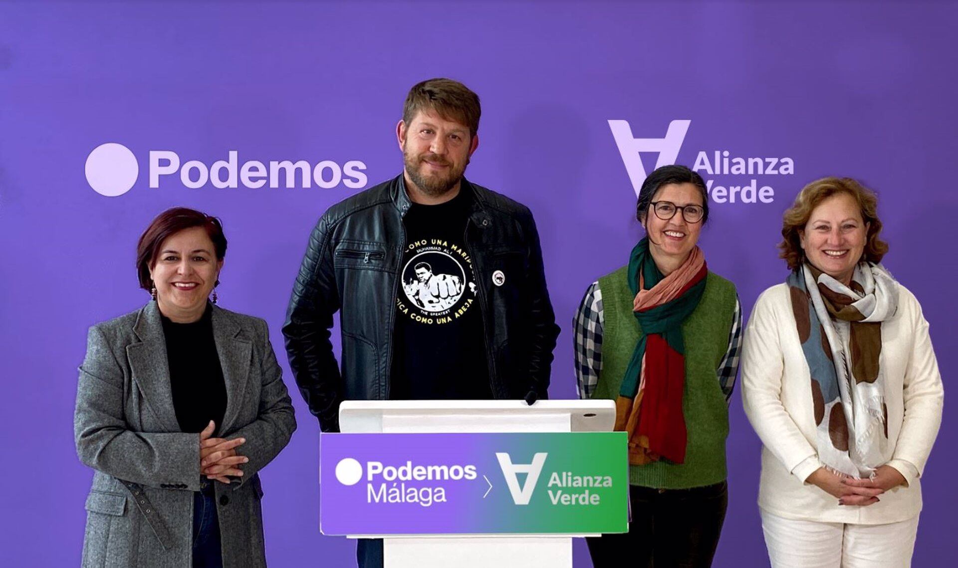 Carmen Molina, coordinadora andaluza de Alianza Verde, y miembros de Podemos Málaga como Nicolás Sguiglia, Paqui Macías y Micaela Jiménez
