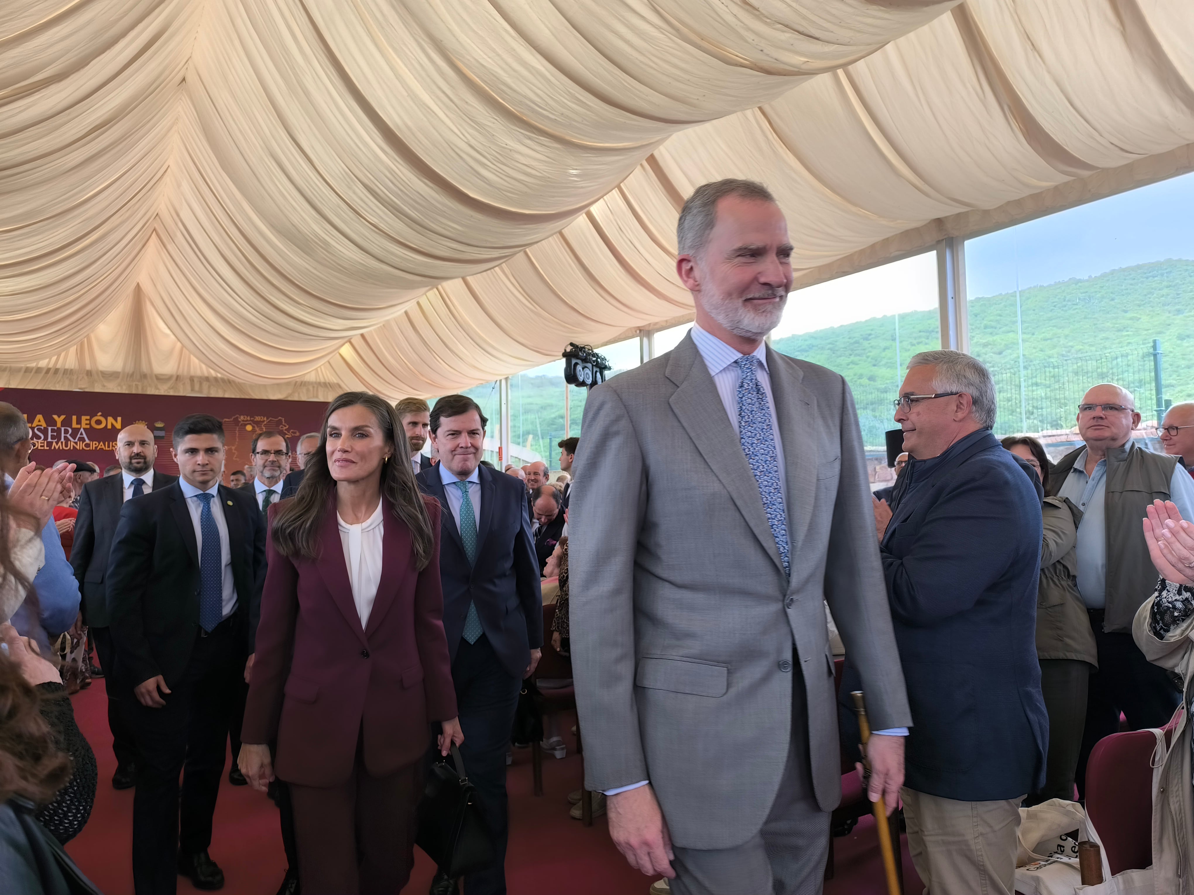 Los Reyes, felipa Vi y Letizia en Brañosera