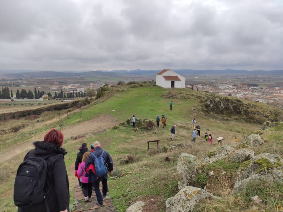 Se han incluido varias rutas específicas por el territorio que ocupa el Proyecto de Geoparque