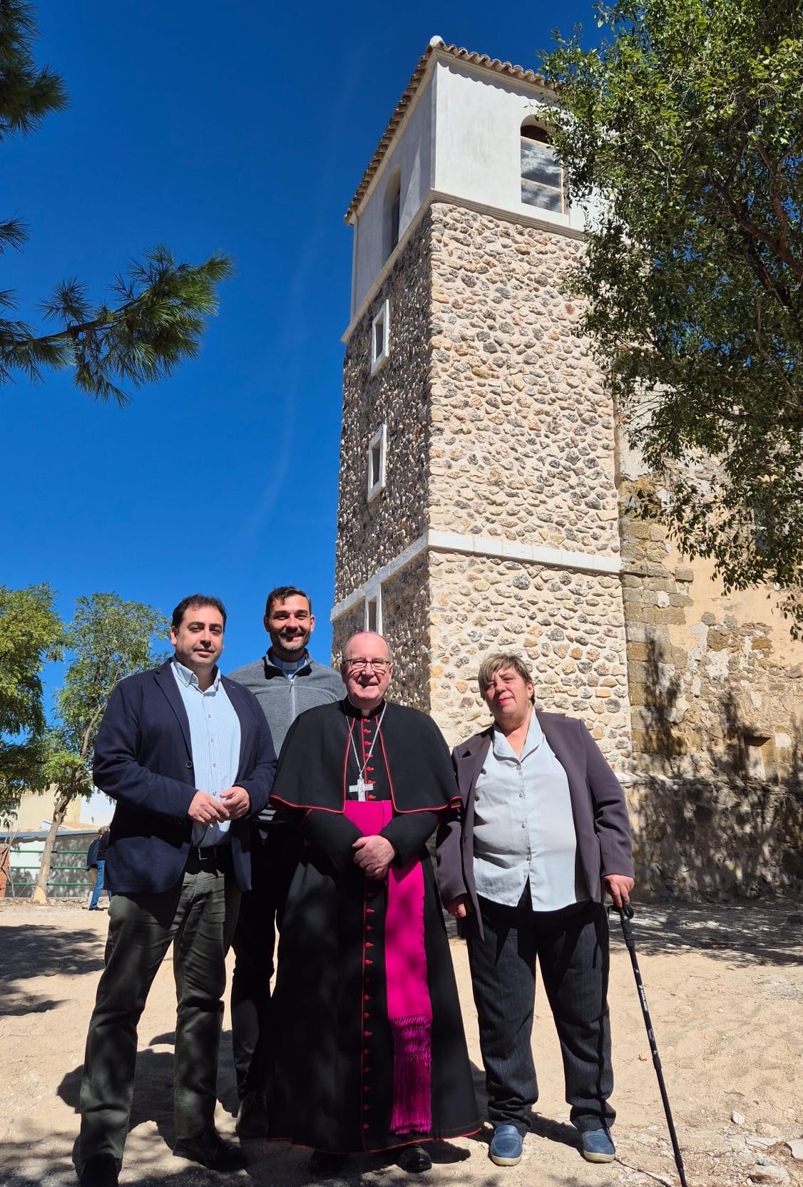 Al acto de inauguración asistió el obispo de Cuenca José María Yanguas.