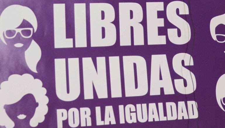 Asamblea informativa con miembros de CCOO con motivo de las movilizaciones anunciadas para el 8 de marzo, día Internacional de la Mujer. 