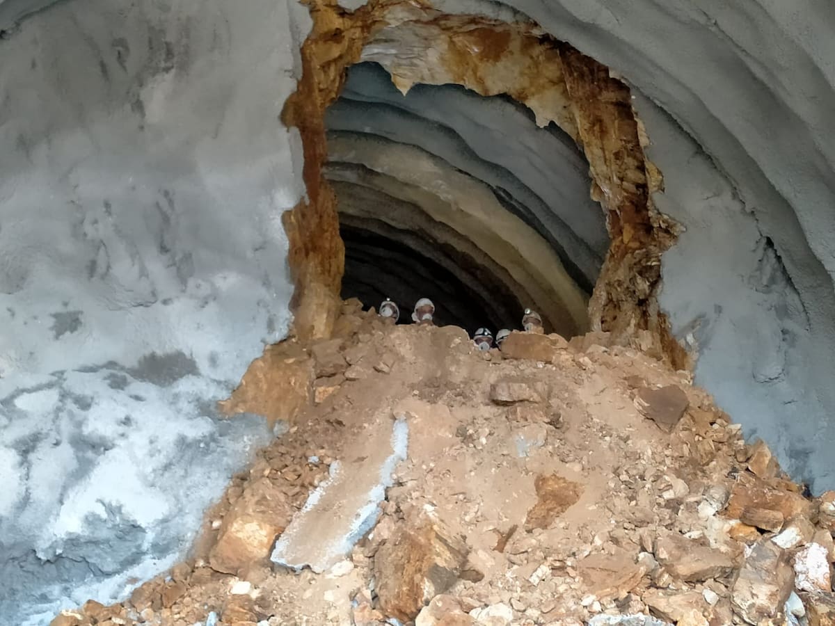 El primer túnel de la conexión ferroviaria al puerto exterior de A Coruña "ve la luz"