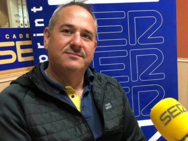 El gerente de ‘Neumáticos por poco’ es Alejandro Barbosa.