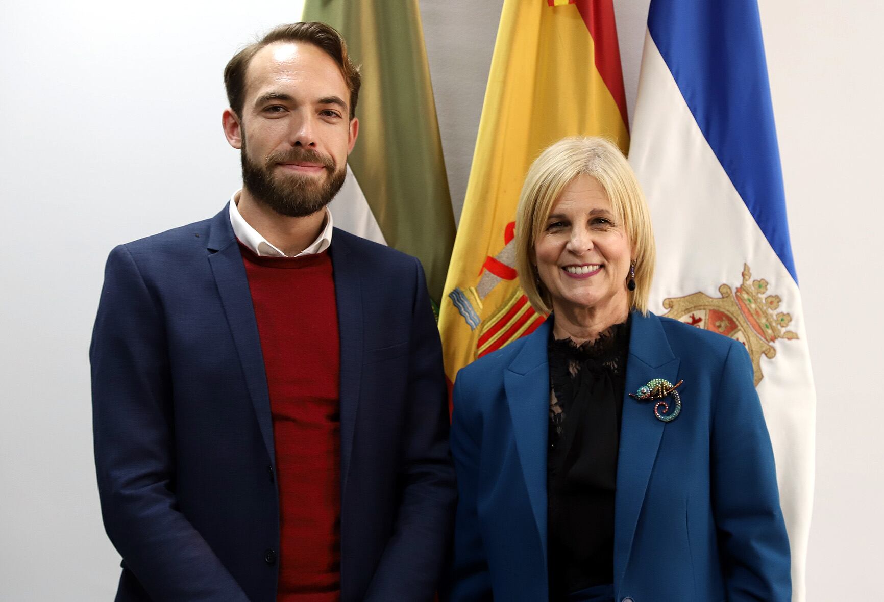 Carlos Granados, nuevo director del Teatro Villamarta, junto a la alcaldesa de Jerez, María José García Pelayo