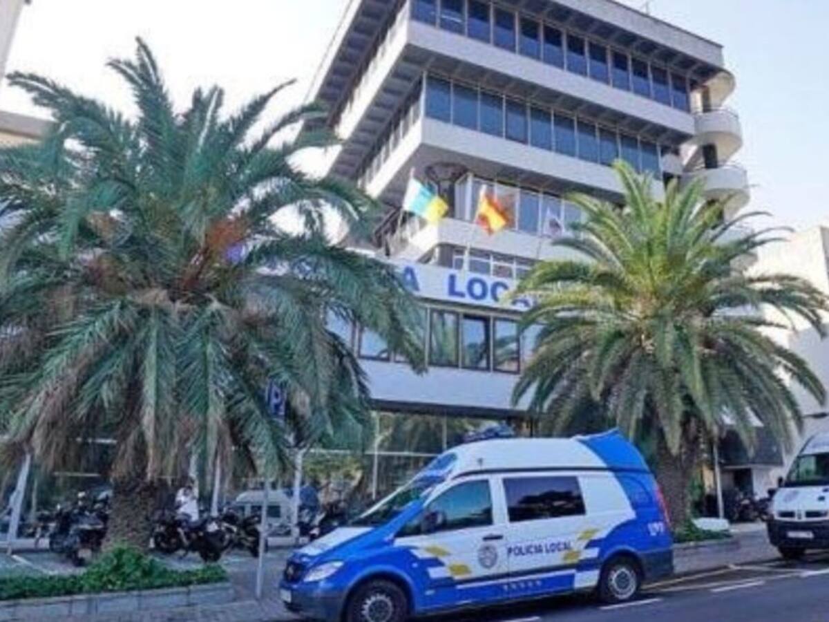 La Policía Local de Santa Cruz desmantela una fiesta ilegal en la que participaban más de 50 jóvenes