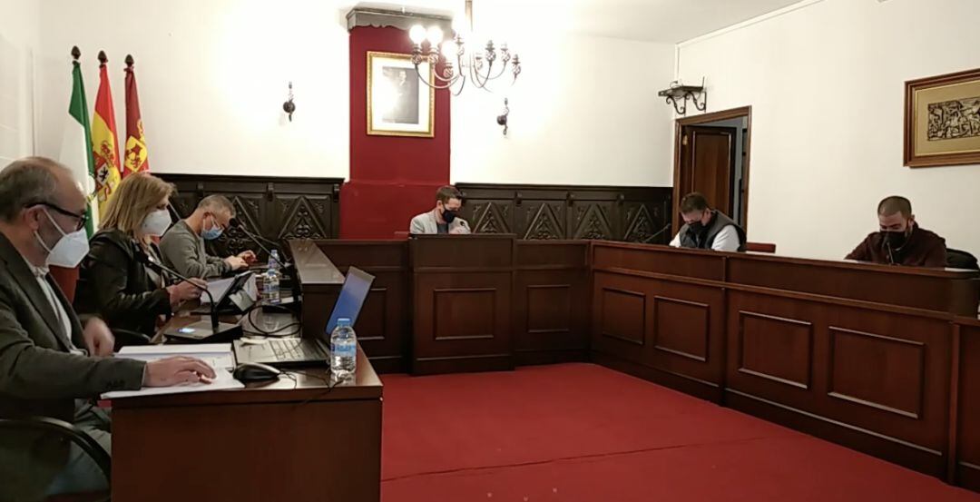 Pleno del Ayuntamiento de Torreperogil en el que se aprobaron los presupuestos municipales.