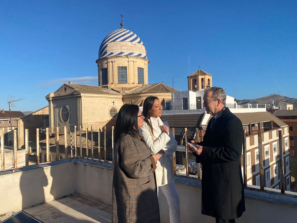 La Comunidad activa la Unidad de Emergencias en Patrimonio para actuar ante la caída de piezas de cerámica vidriada de la cúpula de la Basílica en Yecla