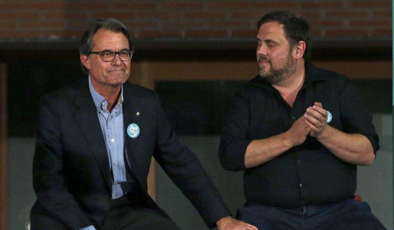 Artur Mas y Oriol Junqueras durante un acto de la campaña de las elecciones catalanas