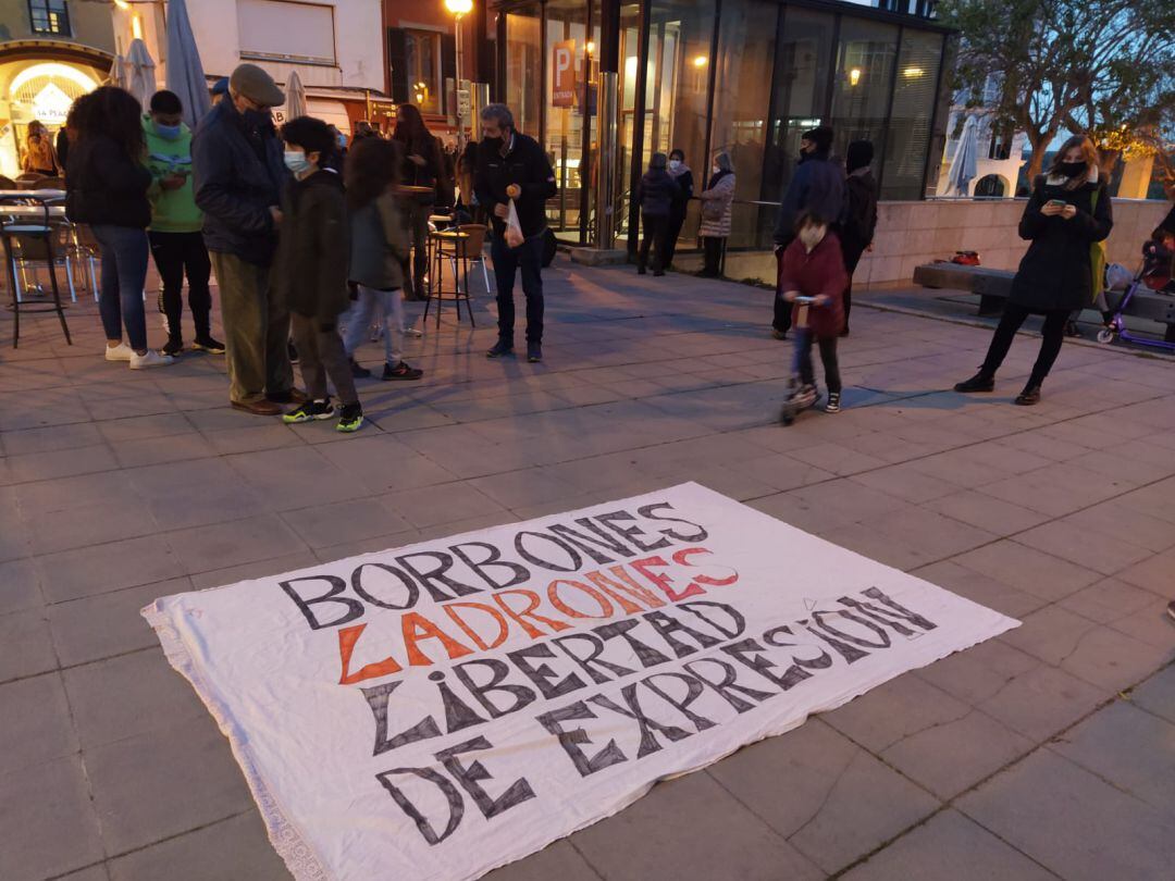 La policia ja ha denunciat a tres persones que van ser a la concentració de dimarts passat.