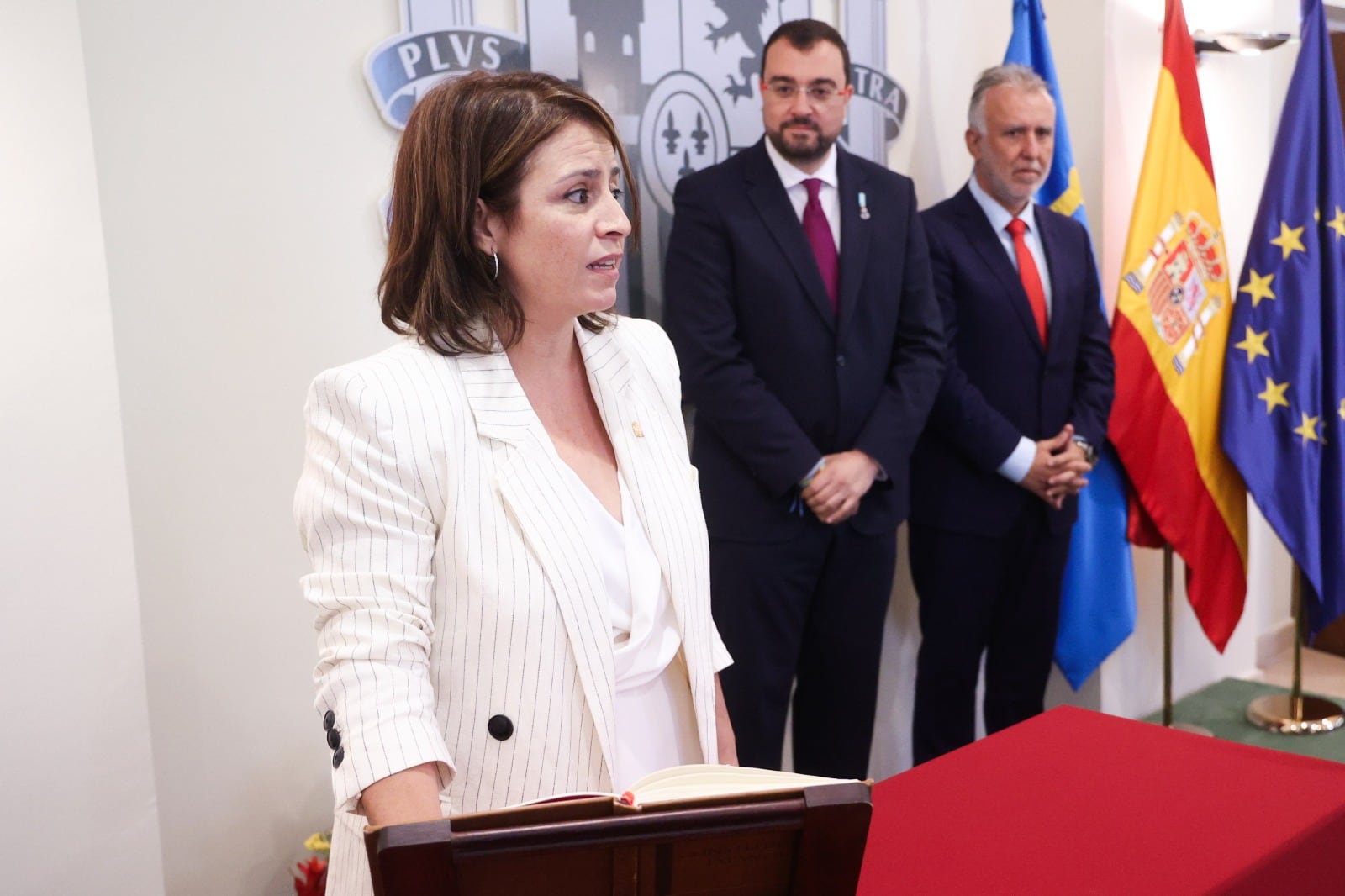 Adriana Lastra toma posesión como delegada del Gobierno en Asturias