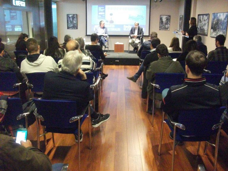 El debate se ha hecho en la Sala de Conferencias de Radio Elche Cadena SER