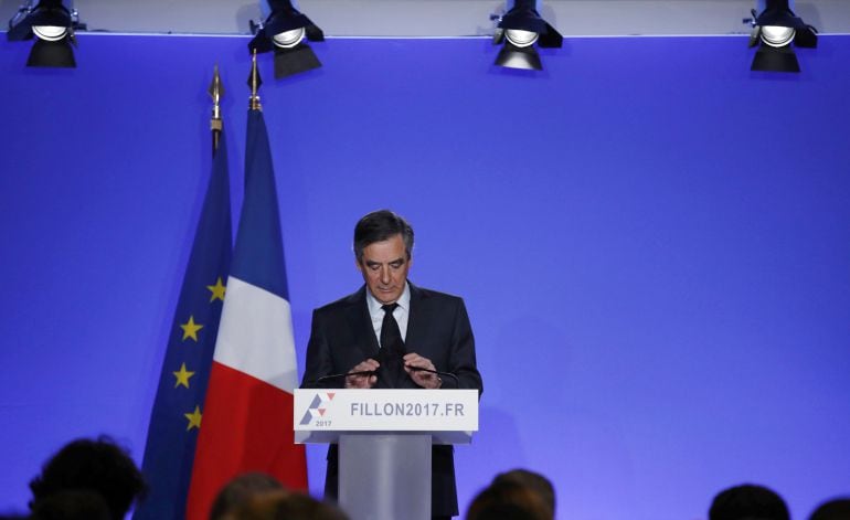 Francois Fillon anunciando que no se retirará de la carrera presidencial a pesar de las acusaciones.