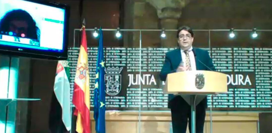 El consejero de sanidad, José María Vergeles, en su comparecencia de hoy