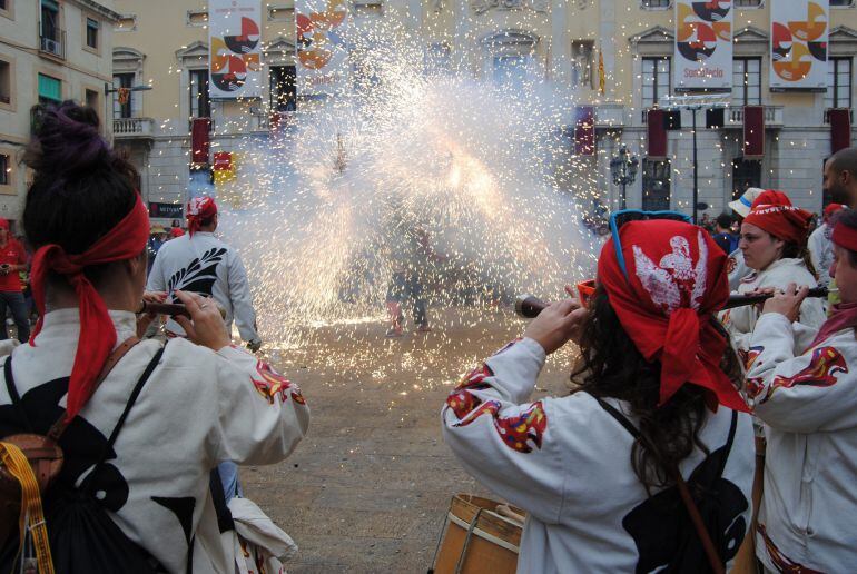 Tanda de Lluïment del Segiuci Popular a les Festes de Santa Tecla de Tarragona amb el ball de la Víbria.