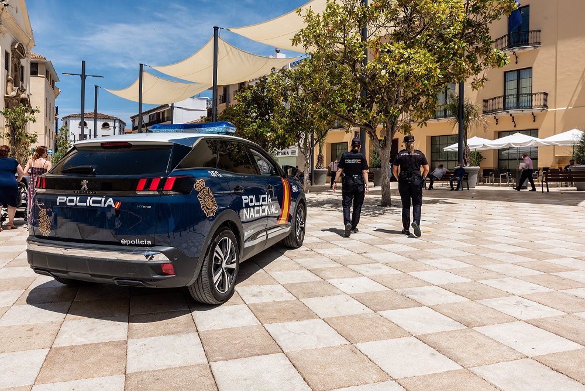 Agentes de Policía Nacional