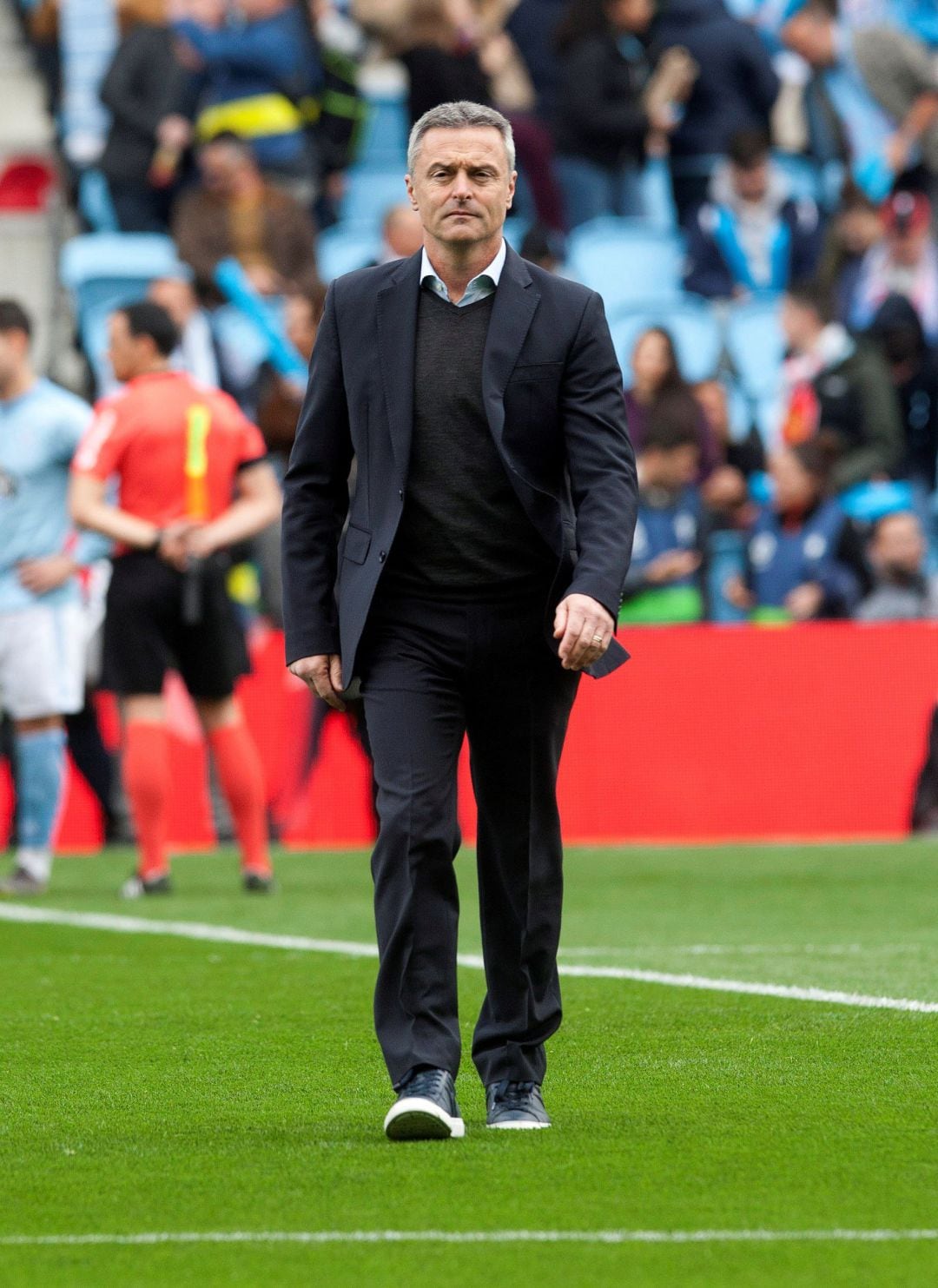 Fran Escribá durante el partido ante el Betis