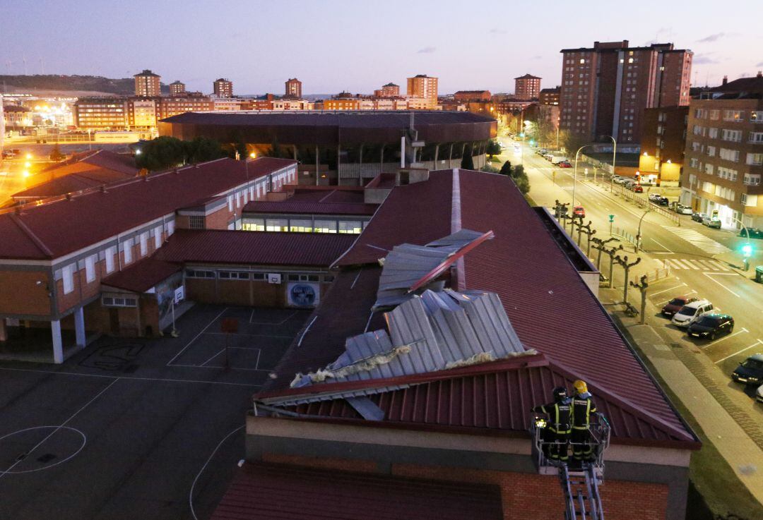 Estado en el que quedaba la cubierta del coleio Santa Clara de Asís de Palencia
