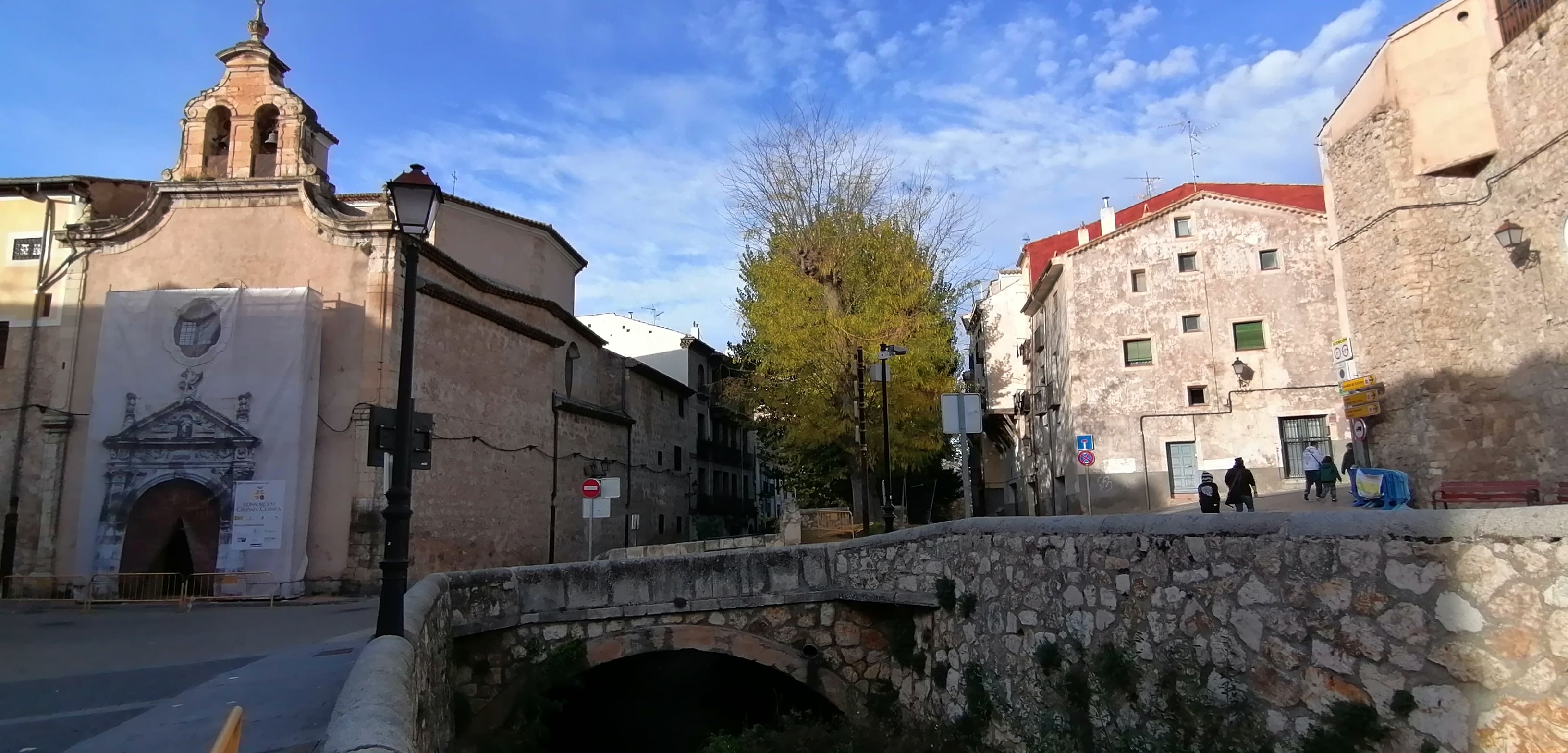 El río Huécar en la Puerta de Valencia.