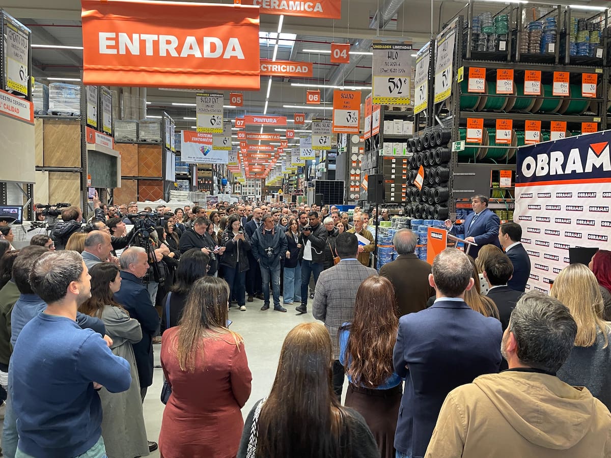 Abre Obramat en San Cibrao: "Llevamos mucho tiempo esperando este día"