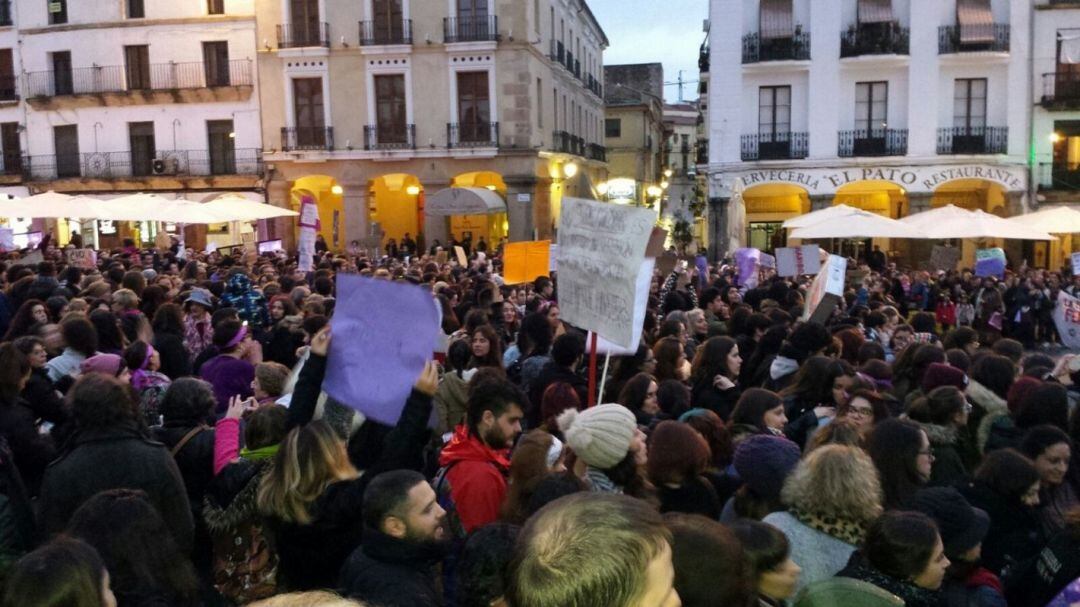 Manifestación 25N en Cáceres