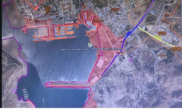 Fallece un hombre al caer de un catamarán en Cartagena