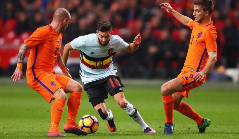 El belga Yannick Carrasco, en el amistoso que acabó en empate entre Holanda y Bélgica (1-1).