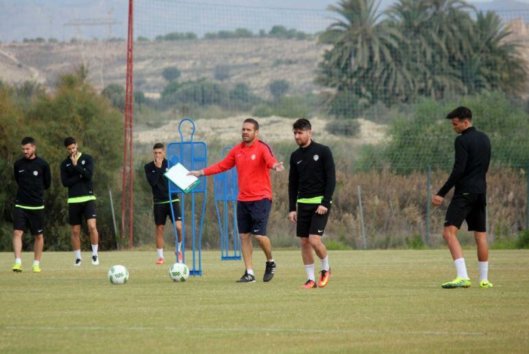 Tevenet durante una sesión de entrenamiento esta semana en Foncalent