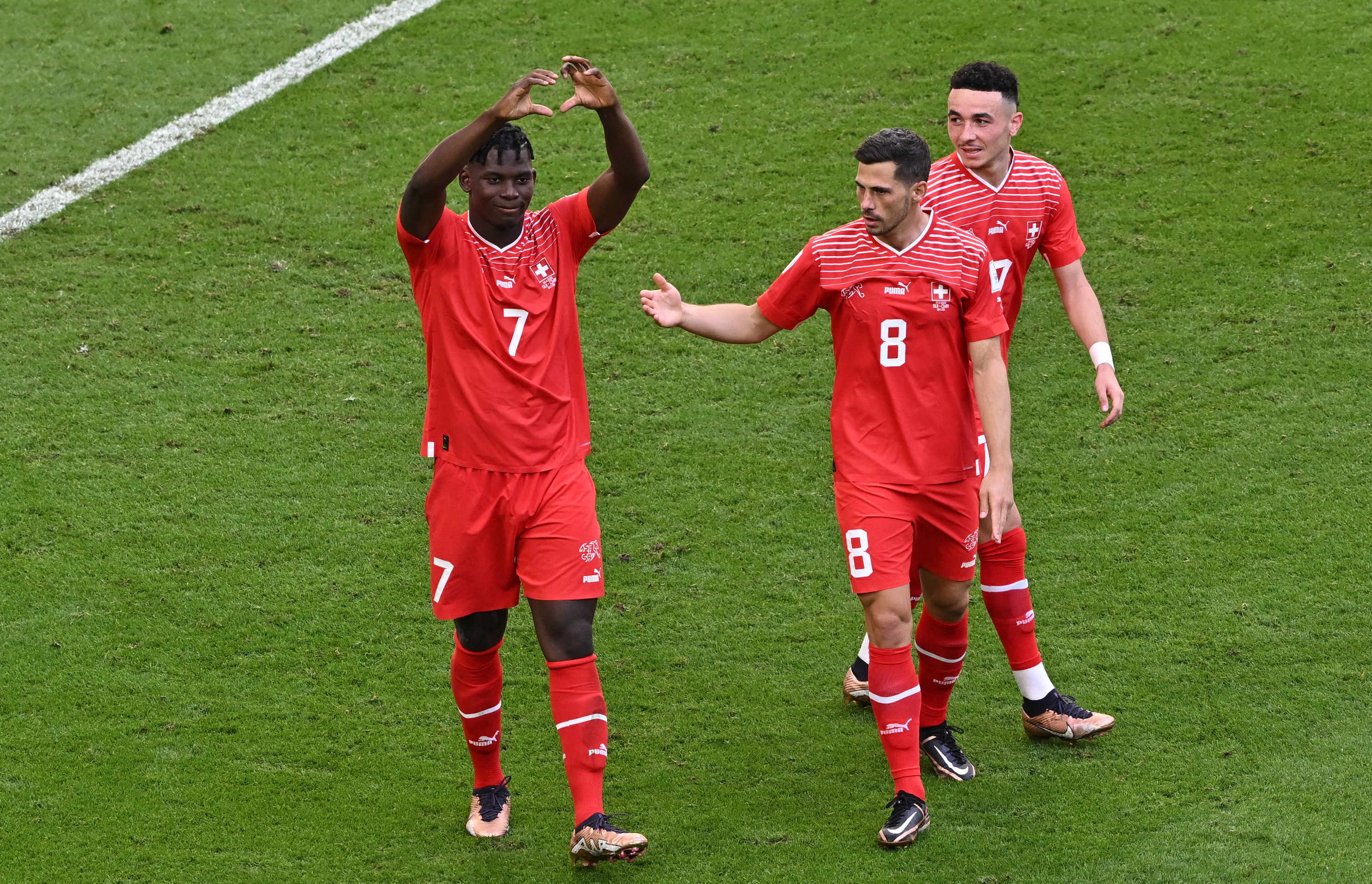 Breel Embolo celebra el 1-0