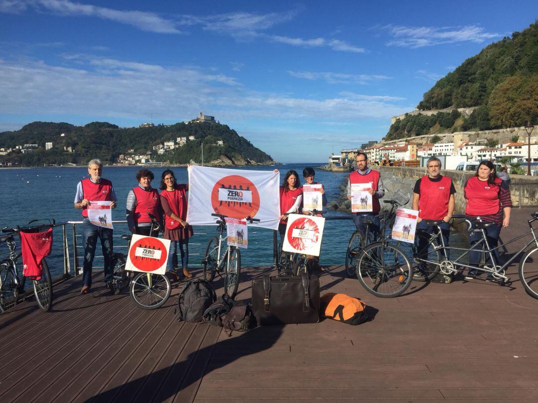 La Plataforma Pobreza Cero de Donostia presenta las actividades pertenecientes a la Semana contra la Pobreza en Euskadi. 