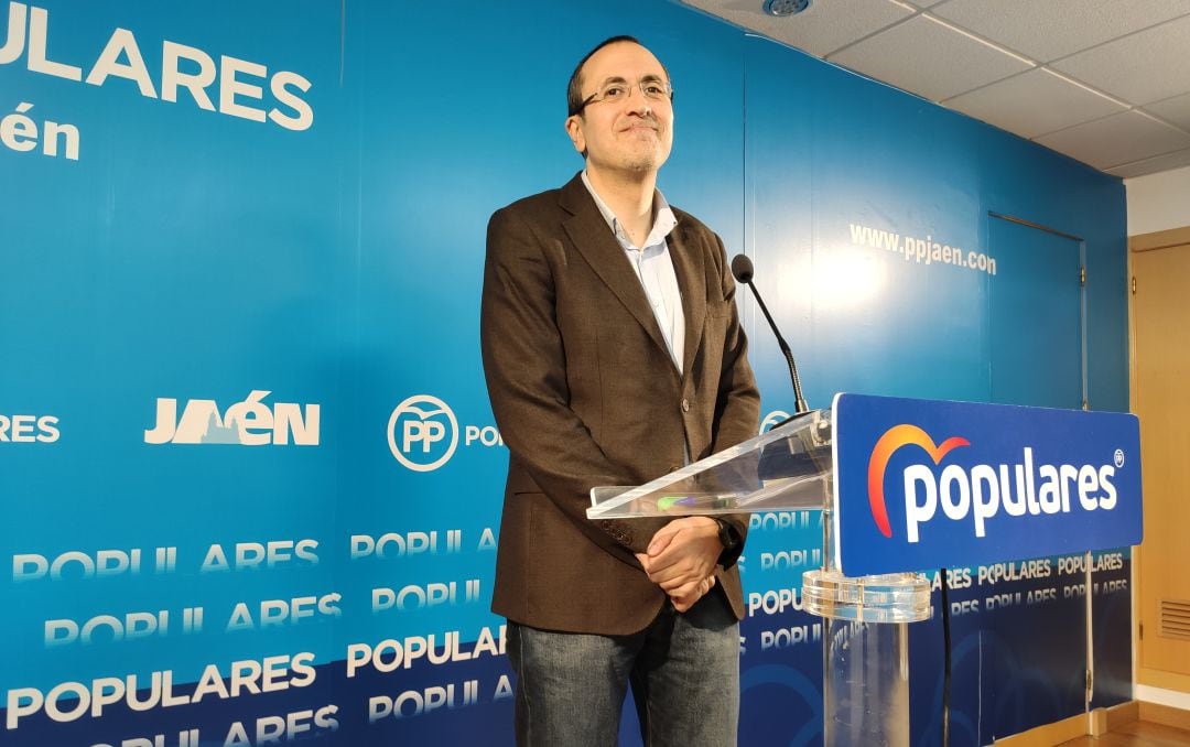 Manuel Bonilla, del PP, ha hablado en rueda de prensa de distintas cuestiones relacionadas con la situación municipal de Jaén