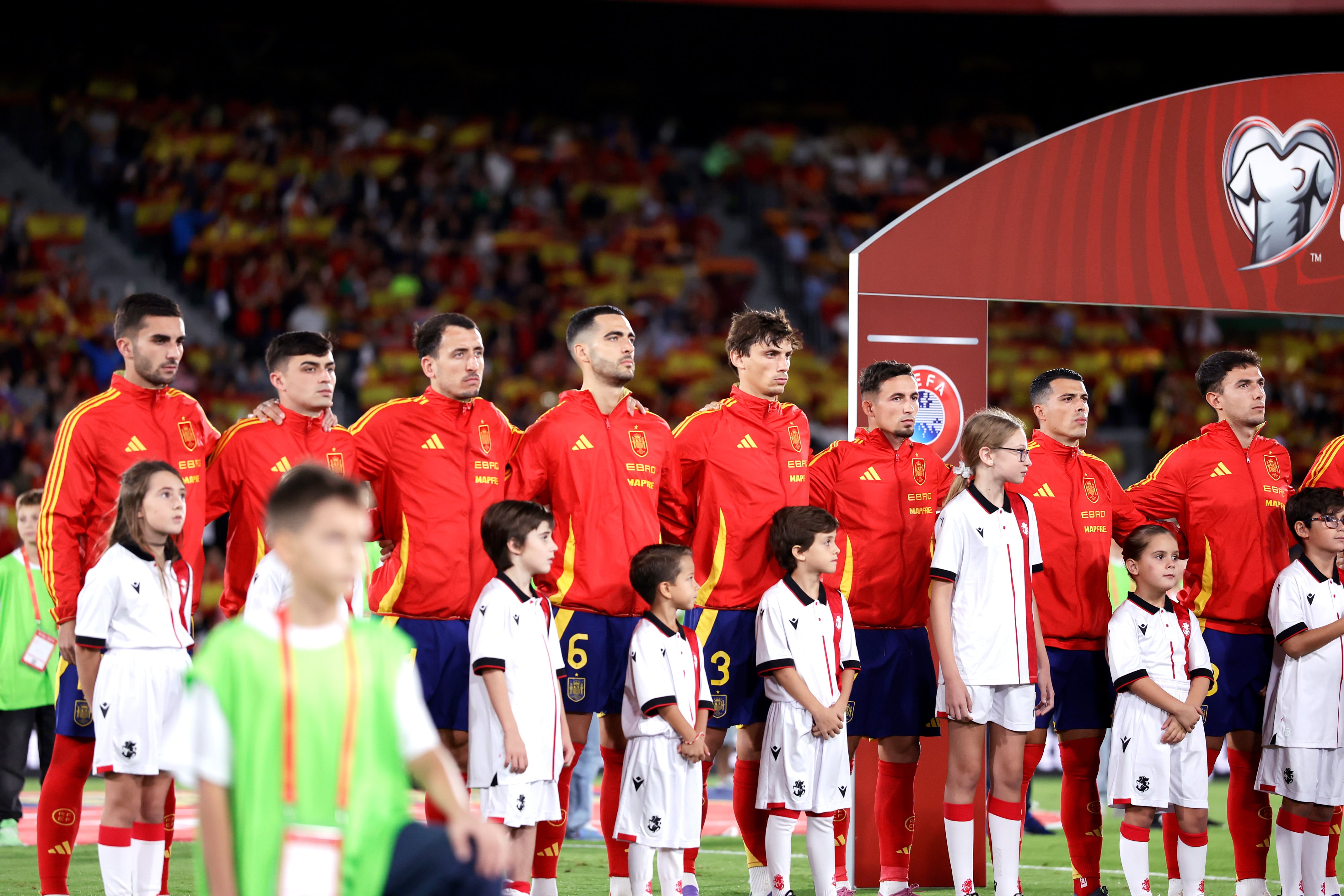 La selección española posa antes del inicio de un partido clasificatorio ante Georgia