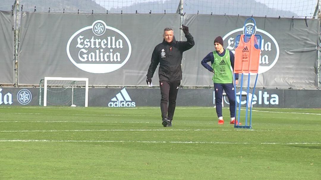 Escribá durante un entrenamiento del Celta