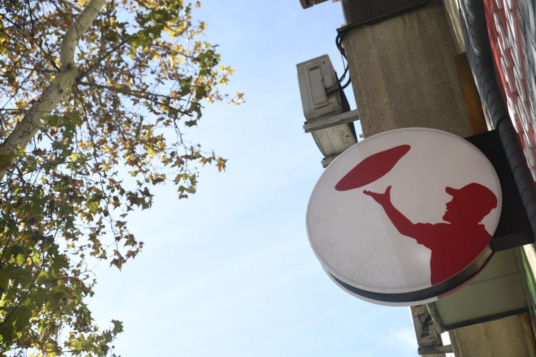 Logo de Telepizza en un restaurante del mismo, en Madrid.