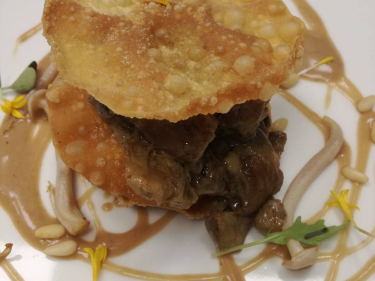 Lasaña crujiente de setas y jamón