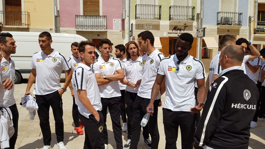 Los jugadores, a la puestas de la Santa Faz