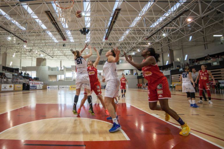 Embutidos Pajariel Bembibre ganó otra vez al UPV