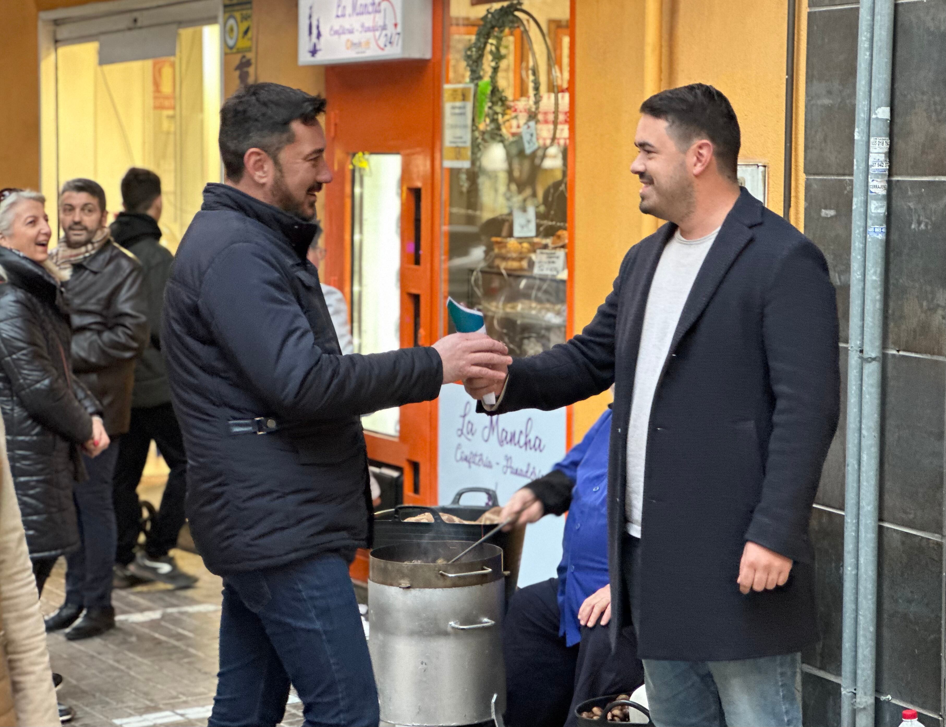 Salguero, repartiendo castañas